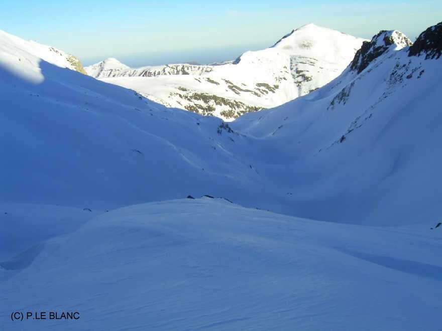 vue sur le vallon de la Hourquette